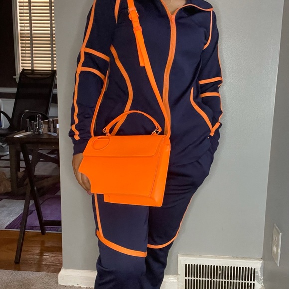 Tracksuits - Picture 5 of 6